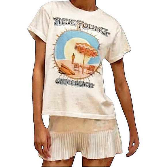 Daydreamer Tops - ⚠️SOLD⚠️7/1/25⭐️EB⭐️NWT Daydreamer Neil Young On The Beach Graphic Tee